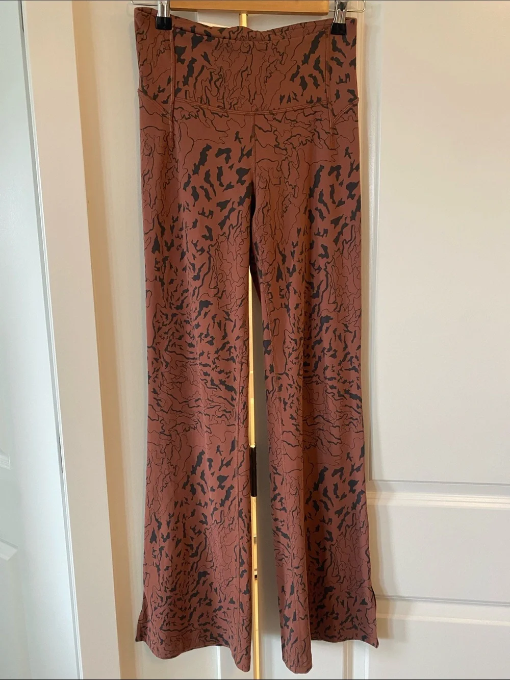 lululemon Groove Super-High-Rise Split-Hem Flared Pant Nulu - Picture 2 of 6